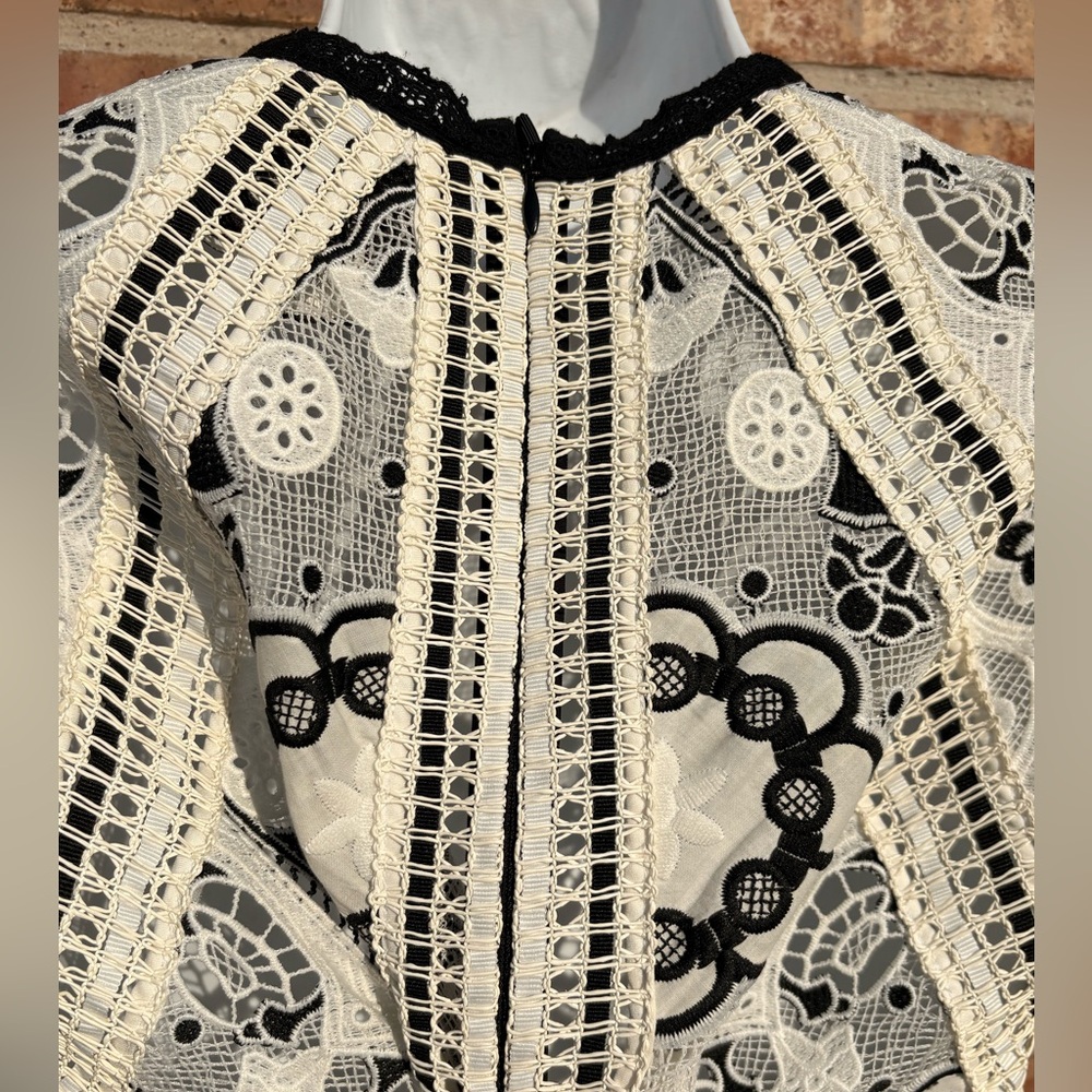 Alexis Emiliana Fit & Flare Mini Dress Black and White Diamond Lace size Medium - Picture 11 of 13